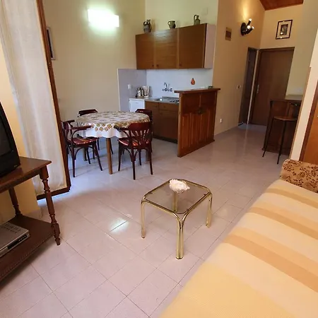 Apartments Antonija *